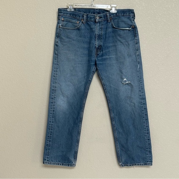 Levi’s Men’s 505 Regular Fit Straight Leg Blue Distressed Jeans - Picture 2 of 9